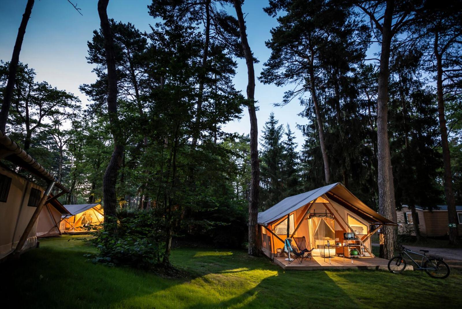 Camping La Pinede Hotel Excénevex Eksteriør billede